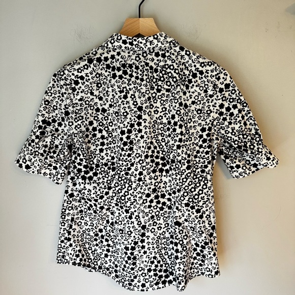 Talbots Non-Iron Black White Floral Short Sleeve Cotton Blend Blouse Size 6 - Picture 3 of 7